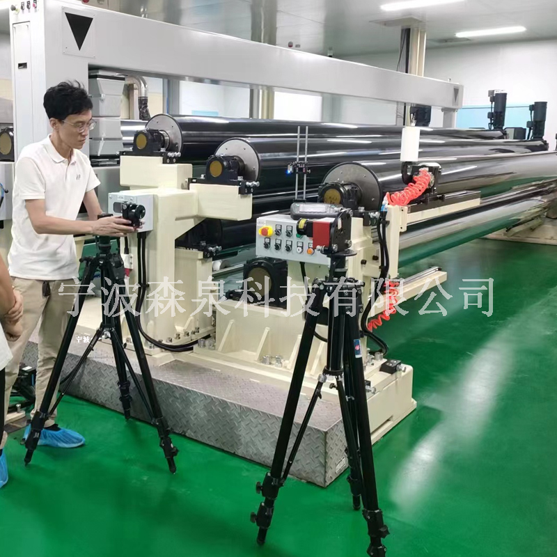 覆膜機滾軸平行度調(diào)整設備